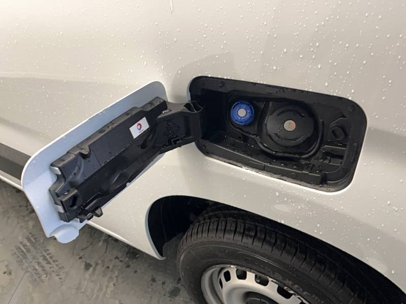 Peugeot Partner FGN FOURGON STANDARD 650 KG BLUEHDI 100 S&S BVM5 PREMIUM 2019 - photo n°18 Peugeot Partner FGN FOURGON STANDARD 650 KG BLUEHDI 100 S&S BVM5 PREMIUM  occasion à Saint-Pierre-du-Mont - photo n°18