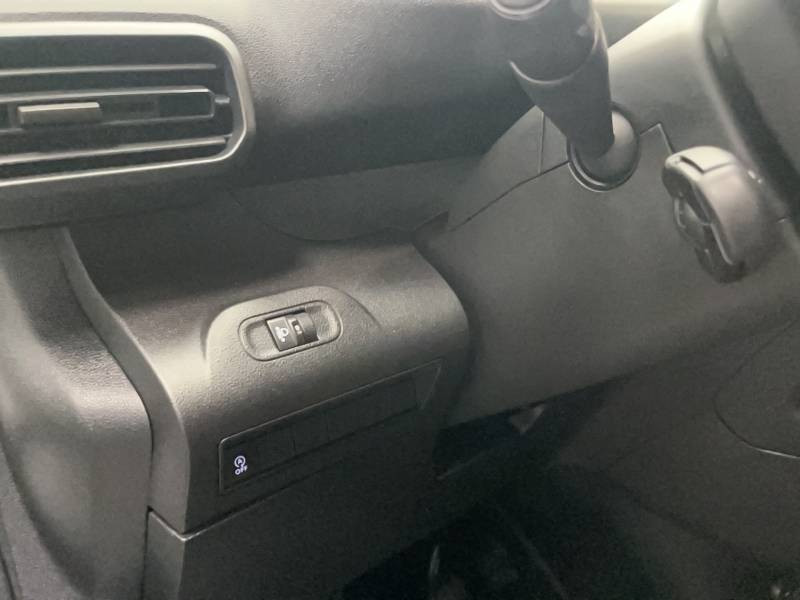 Peugeot Partner FGN FOURGON STANDARD 650 KG BLUEHDI 100 S&S BVM5 PREMIUM 2019 - photo n°20 Peugeot Partner FGN FOURGON STANDARD 650 KG BLUEHDI 100 S&S BVM5 PREMIUM  occasion à Saint-Pierre-du-Mont - photo n°20