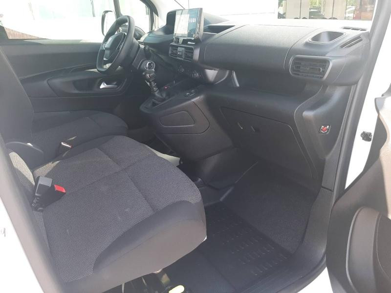 Peugeot Partner XL 950kg BlueHDi 100ch S&S 2024 - photo n°17 Peugeot Partner XL 950kg BlueHDi 100ch S&S  occasion à Vert-Saint-Denis - photo n°17