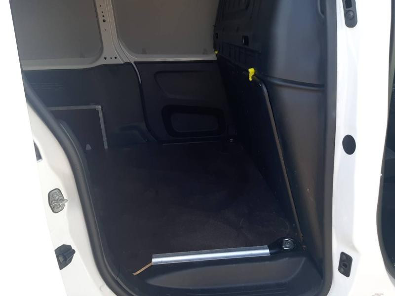 Peugeot Partner XL 950kg BlueHDi 100ch S&S 2024 - photo n°19 Peugeot Partner XL 950kg BlueHDi 100ch S&S  occasion à Vert-Saint-Denis - photo n°19