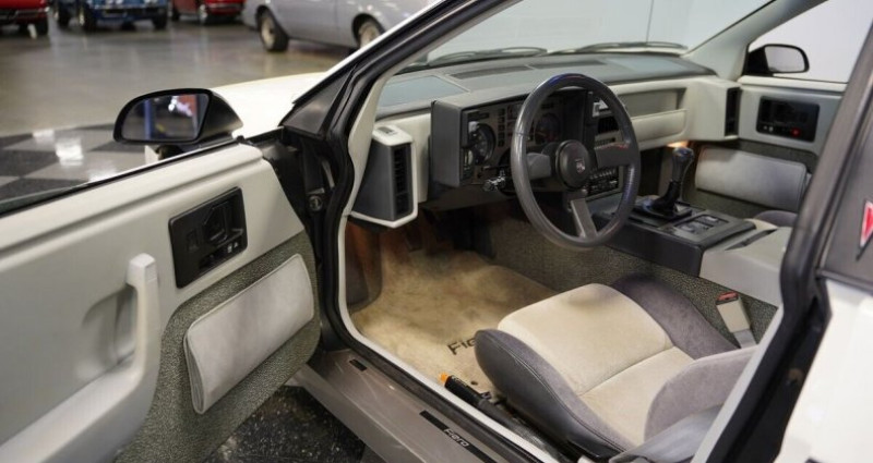 Pontiac Fiero  1985 - photo n°5 Pontiac Fiero   occasion à LYON - photo n°5