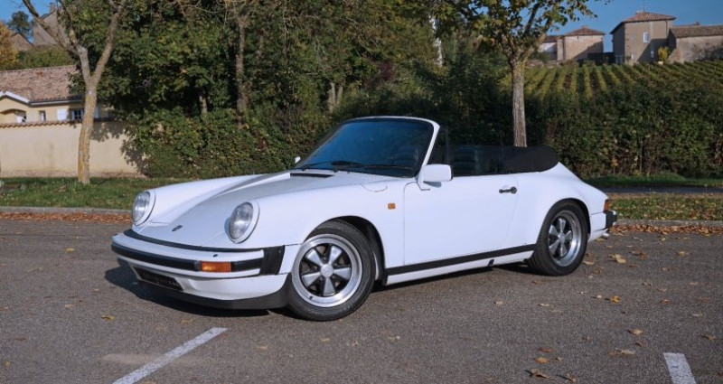 Porsche 911 SC 3.0 Cabriolet blanc Grand Prix 1983 - photo n°2 Porsche 911 SC 3.0 Cabriolet blanc Grand Prix  occasion à LISSIEU - photo n°2