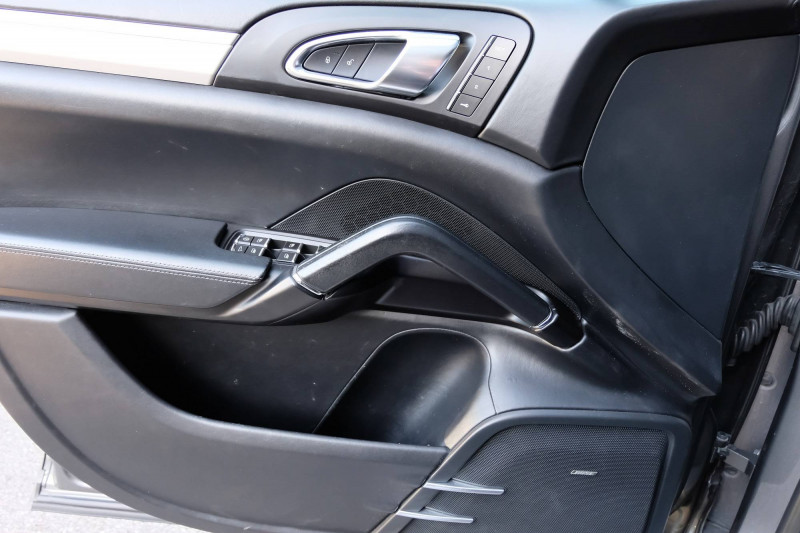 Porsche Cayenne Cayenne 4.8 V8 520 ch Turbo Tiptronic A 5p  occasion  La Motte-Servolex - photo n17