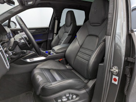 Porsche Cayenne Turbo S E-Hybrid 4.0 V8 680 ch  BVA  occasion  Beaupuy - photo n5