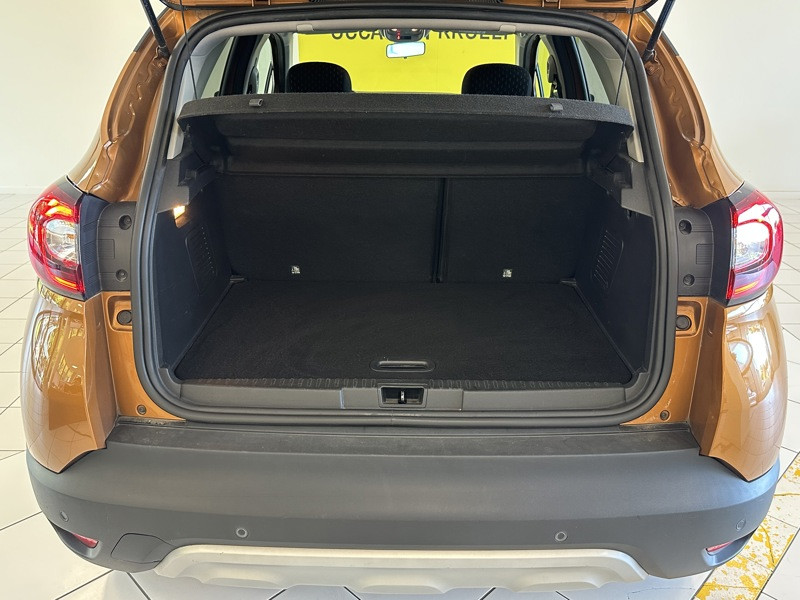 Renault Captur 1.2 120 Intens Full leds GPS Caméra Bluetooth Régu 2018 - photo n°10 Renault Captur 1.2 120 Intens Full leds GPS Caméra Bluetooth Régu  occasion à STRASBOURG - photo n°10