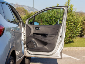 Renault Captur 1.5 Energy dCi - 110   Intens  occasion � Ganges - photo n�14