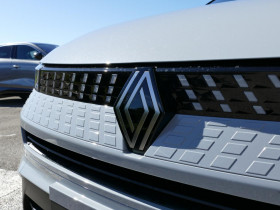 Renault Captur 1.8 E-Tech Hybride - 160 - BVA multi-modes 2026  II Techno P  occasion � Ganges - photo n�4