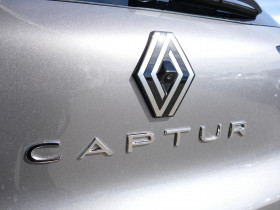 Renault Captur 1.8 E-Tech Hybride - 160 - BVA multi-modes 2026  II Techno P  occasion � Ganges - photo n�15