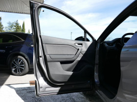 Renault Captur 1.8 E-Tech Hybride - 160 - BVA multi-modes 2026  II Techno P  occasion � Ganges - photo n�19