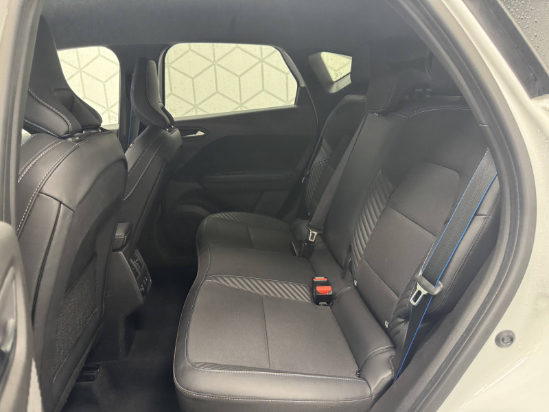 Renault Captur Captur E-Tech full hybrid 145 ch esprit Alpine 5p 2025 - photo n°19 Renault Captur Captur E-Tech full hybrid 145 ch esprit Alpine 5p  occasion à Mont de Marsan - photo n°19