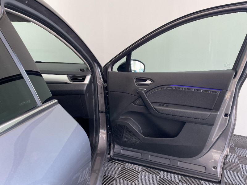 Renault Captur Captur E-Tech full hybrid 145 Techno fast track 2023 - photo n°20 Renault Captur Captur E-Tech full hybrid 145 Techno fast track  occasion à LA CHAPELLE-LONGUEVILLE - photo n°20