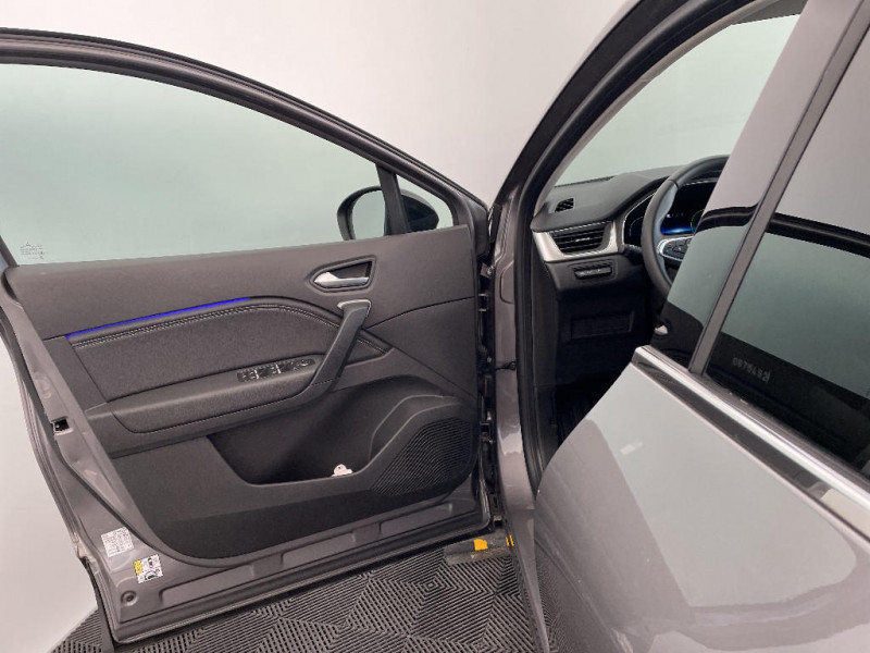 Renault Captur Captur E-Tech full hybrid 145 Techno fast track 2023 - photo n°19 Renault Captur Captur E-Tech full hybrid 145 Techno fast track  occasion à LA CHAPELLE-LONGUEVILLE - photo n°19