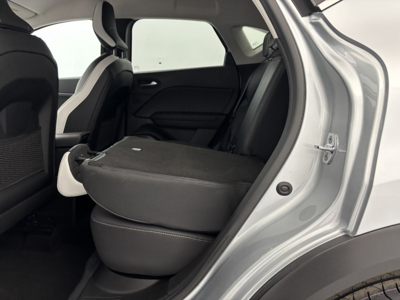 Renault Captur E-Tech 145 21 Intens 5p 2022 - photo n°11 Renault Captur E-Tech 145 21 Intens 5p  occasion à SAINT-GREGOIRE - photo n°11