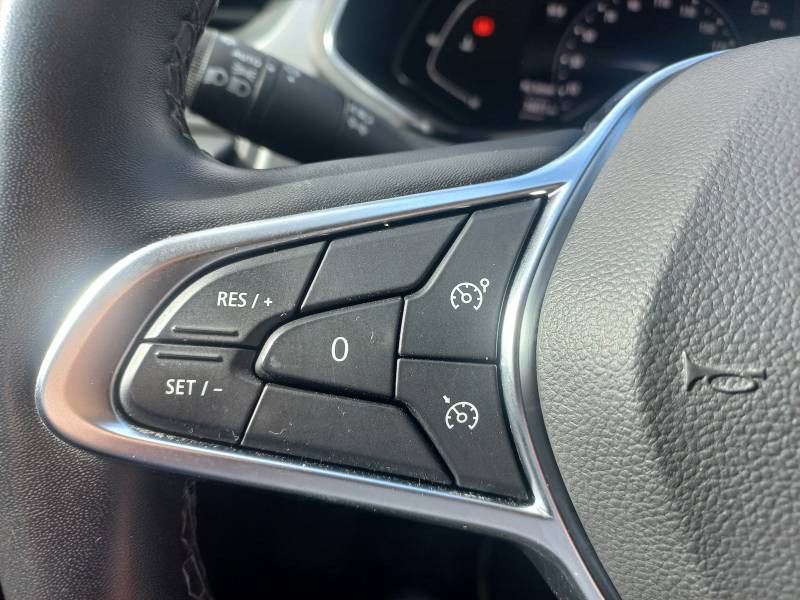 Renault Captur TCe 140 - 21 Intens 2023 - photo n°17 Renault Captur TCe 140 - 21 Intens  occasion à Castelnau-d'Estrétefonds - photo n°17