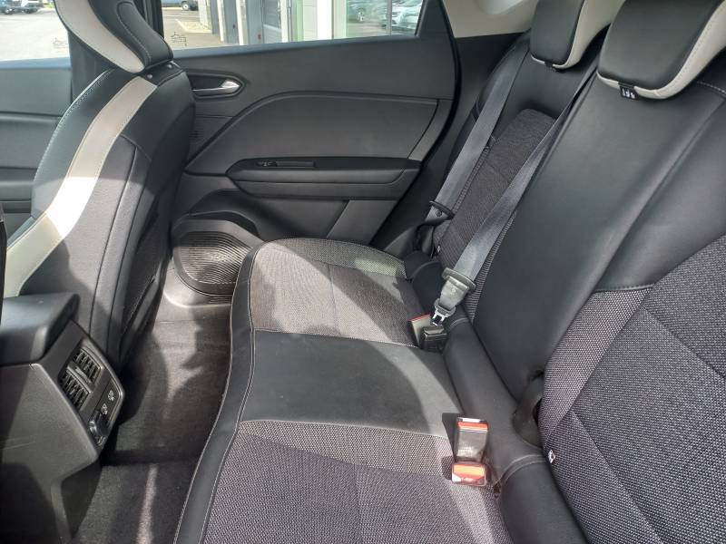 Renault Captur TCe 140 - 21 Intens 2023 - photo n°13 Renault Captur TCe 140 - 21 Intens  occasion à Castelnau-d'Estrétefonds - photo n°13