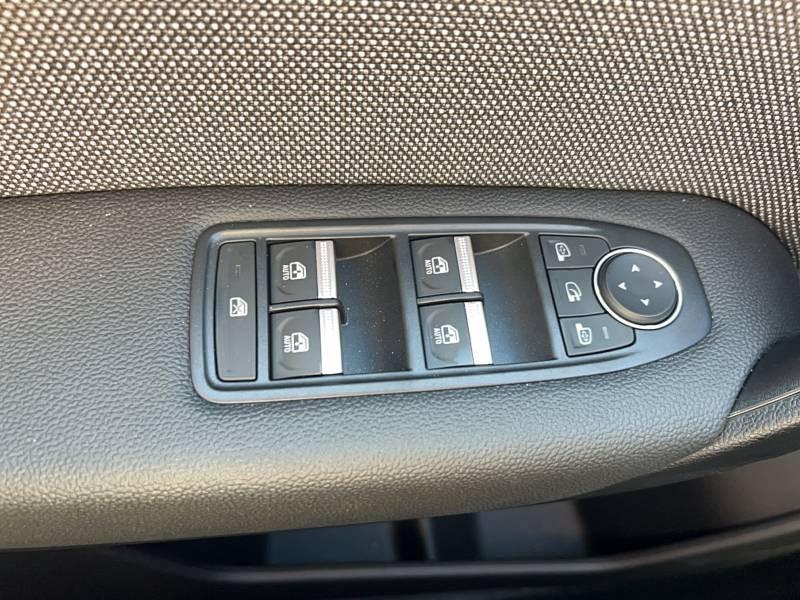 Renault Captur TCe 90 ch Techno 2025 - photo n°16 Renault Captur TCe 90 ch Techno  occasion à L'Isle-Jourdain - photo n°16