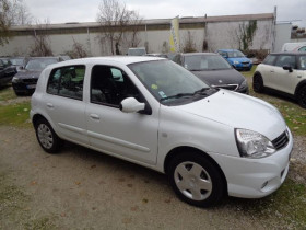 Renault Clio II 1.2 16V 75CH CAMPUS.COM 5P  occasion  Aucamville - photo n3