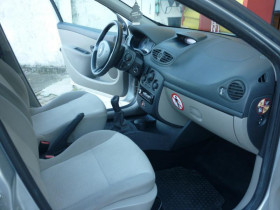 Renault Clio III 1.2 16v 75ch Express Clim 5p Gris occasion  Portet-sur-Garonne - photo n8