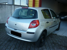Renault Clio III 1.2 16v 75ch Express Clim 5p Gris occasion  Portet-sur-Garonne - photo n3