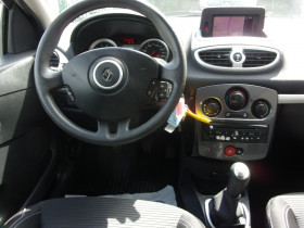 Renault Clio III 1.2 16V 75CH TOMTOM LIVE  occasion  Toulouse - photo n8