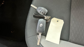 Renault Clio III 1.2 TCE 100CH EXPRESSION CLIM 5P  occasion  Toulouse - photo n7