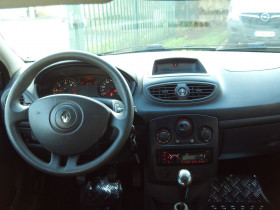 Renault Clio III 1.5 DCI 70CH AUTHENTIQUE 5P  occasion � Toulouse - photo n�6