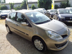 Renault Clio III 1.5 DCI 70CH AUTHENTIQUE 5P  occasion  Aucamville - photo n3
