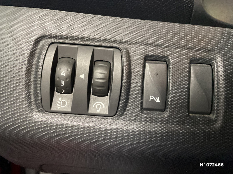 Renault Clio IV Clio IV TCe 90 eco2 Intens 2015 - photo n°15 Renault Clio IV Clio IV TCe 90 eco2 Intens  occasion à Évreux - photo n°15