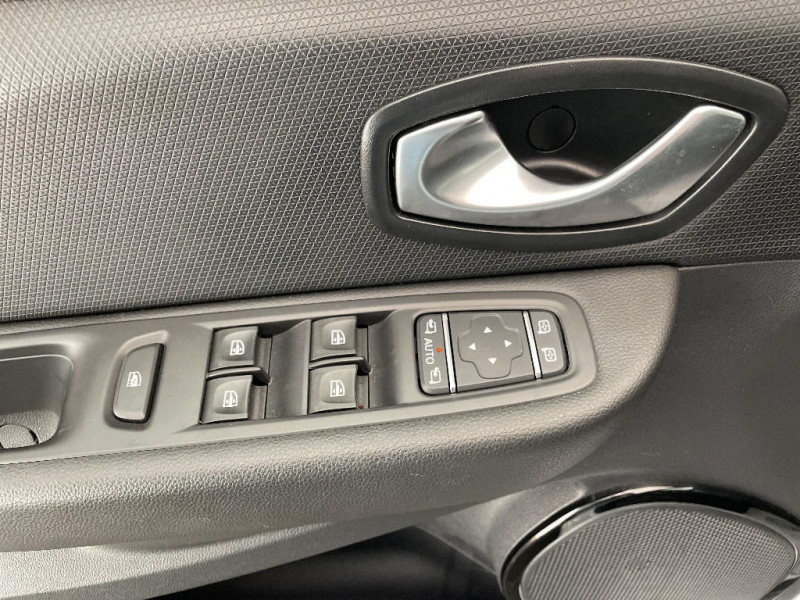 Renault Clio IV Clio TCe 90 E6C Intens 2018 - photo n°17 Renault Clio IV Clio TCe 90 E6C Intens  occasion à Amiens - photo n°17