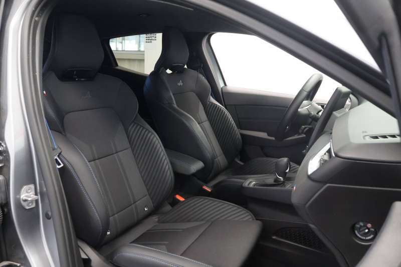 Renault Clio V Clio E-Tech full hybrid 145 ch GSR2 Esprit Alpine 5p 2025 - photo n°9 Renault Clio V Clio E-Tech full hybrid 145 ch GSR2 Esprit Alpine 5p  occasion à LESCAR - photo n°9