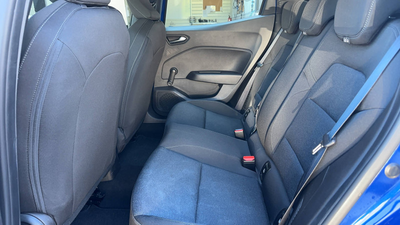 Renault Clio V Clio E-Tech full hybrid 145 Equilibre 5p 2023 - photo n°9 Renault Clio V Clio E-Tech full hybrid 145 Equilibre 5p  occasion à Mont-de-Marsan - photo n°9