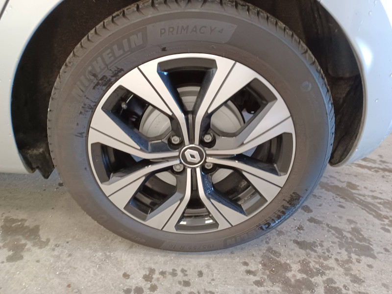 Renault Clio V Clio E-Tech hybride 145 Evolution 5p 2022 - photo n°6 Renault Clio V Clio E-Tech hybride 145 Evolution 5p  occasion à Saint-Laurent-des-Vignes - photo n°6