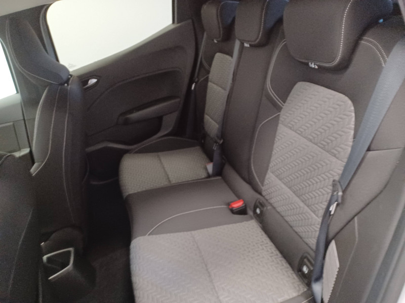 Renault Clio V Clio E-Tech hybride 145 Evolution 5p 2022 - photo n°11 Renault Clio V Clio E-Tech hybride 145 Evolution 5p  occasion à Saint-Laurent-des-Vignes - photo n°11