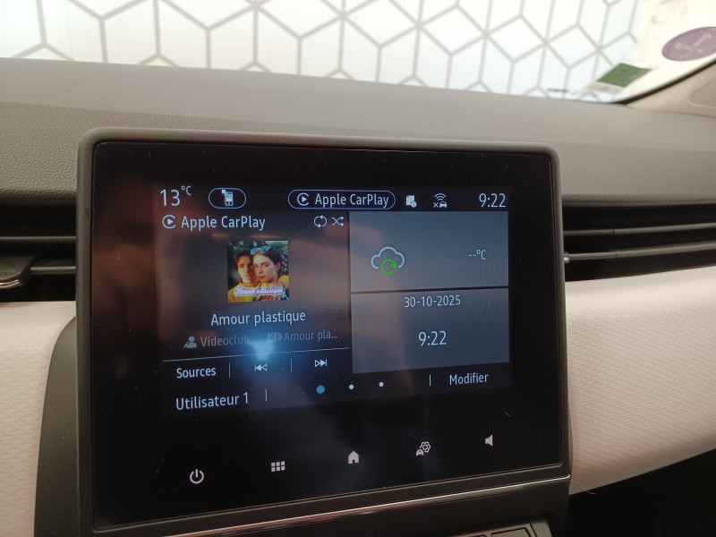 Renault Clio V Clio E-Tech hybride 145 Evolution 5p 2022 - photo n°15 Renault Clio V Clio E-Tech hybride 145 Evolution 5p  occasion à Saint-Laurent-des-Vignes - photo n°15