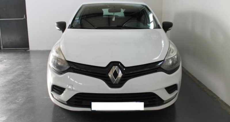 Renault Clio 1.2i 16V - 75 IV BERLINE Life PHASE 2 2018 - photo n°2 Renault Clio 1.2i 16V - 75 IV BERLINE Life PHASE 2  occasion à Saint André de corcy - photo n°2