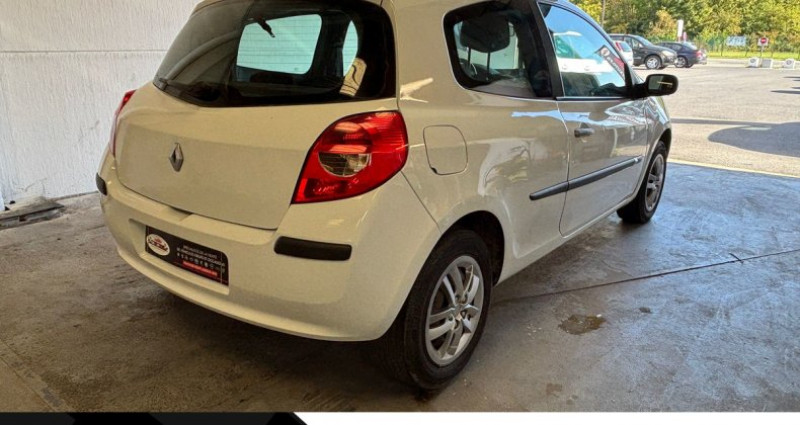 Renault Clio 1.5DCI 85CV DYNAMIQUE // BVA / CLIMATISATION / REGULATEUR DE 2009 - photo n°2 Renault Clio 1.5DCI 85CV DYNAMIQUE // BVA / CLIMATISATION / REGULATEUR DE  occasion à Harnes - photo n°2