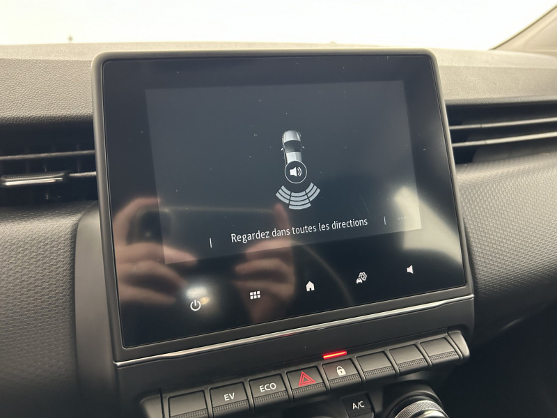 Renault Clio 1.6 E-Tech 140ch Zen 2020 - photo n°19 Renault Clio 1.6 E-Tech 140ch Zen  occasion à SAINT-GREGOIRE - photo n°19