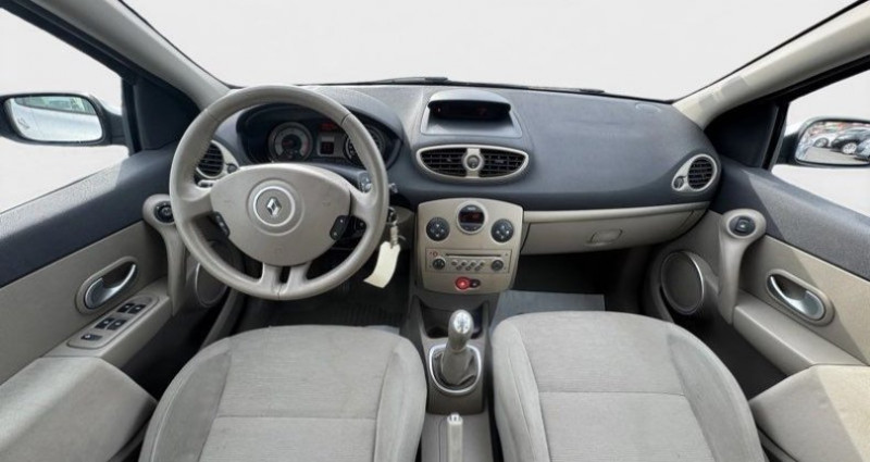 Renault Clio 3 1.5 dCi 85 CH Privilège Climatisation Régulateur de vitess 2007 - photo n°5 Renault Clio 3 1.5 dCi 85 CH Privilège Climatisation Régulateur de vitess  occasion à Nevers - photo n°5