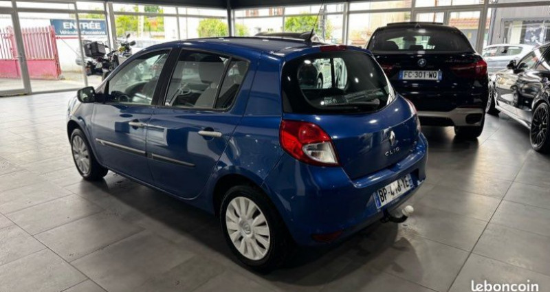 Renault Clio 3 Expression 1.2 TCe 100 Ch Climatisation Attelage Radio CD  2011 - photo n°4 Renault Clio 3 Expression 1.2 TCe 100 Ch Climatisation Attelage Radio CD   occasion à Nevers - photo n°4