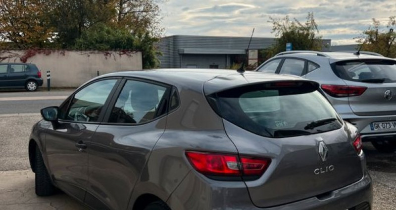 Renault Clio 4 1.2i 75 2 places 2014 - photo n°2 Renault Clio 4 1.2i 75 2 places  occasion à LA CHAPELLE DE GUINCHAY - photo n°2