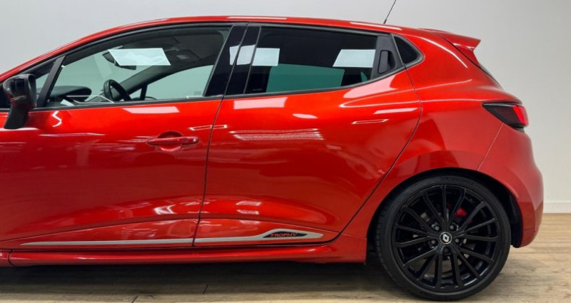 Renault Clio 4 RS Trophy 1.6 220 ch EDC / Sellerie Cuir / Caméra / RS Mon 2016 - photo n°5 Renault Clio 4 RS Trophy 1.6 220 ch EDC / Sellerie Cuir / Caméra / RS Mon  occasion à GLEIZE - photo n°5