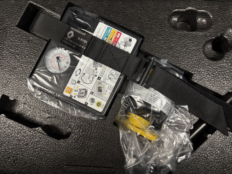 Renault Clio Clio E-Tech 140 21N Business 5p 2022 - photo n°10 Renault Clio Clio E-Tech 140 21N Business 5p  occasion à SAINT-GREGOIRE - photo n°10