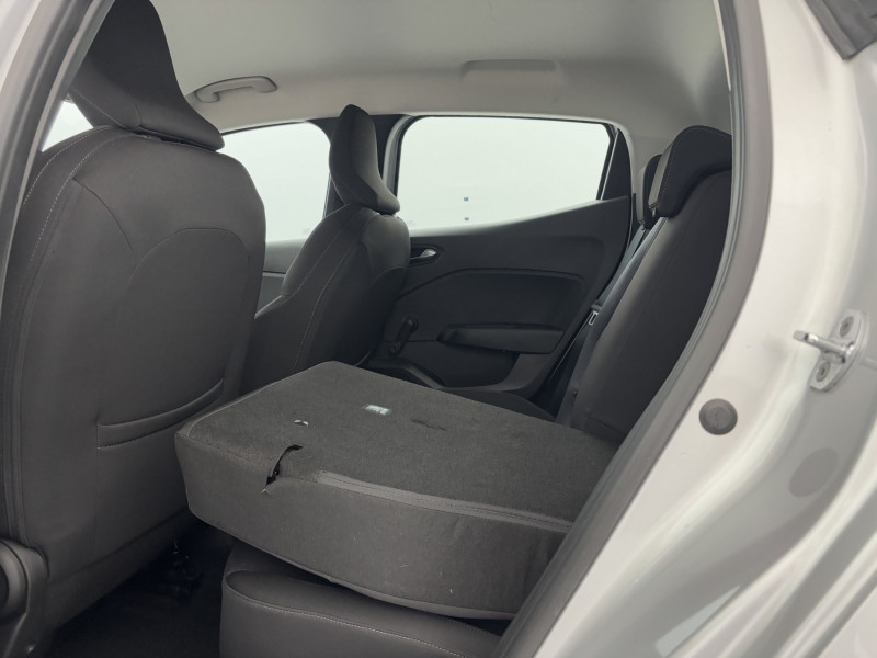 Renault Clio Clio E-Tech 140 21N Business 5p 2022 - photo n°11 Renault Clio Clio E-Tech 140 21N Business 5p  occasion à SAINT-GREGOIRE - photo n°11