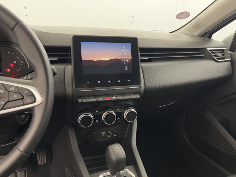 Renault Clio Clio E-Tech 140 21N Business 5p 2022 - photo n°18 Renault Clio Clio E-Tech 140 21N Business 5p  occasion à SAINT-GREGOIRE - photo n°18