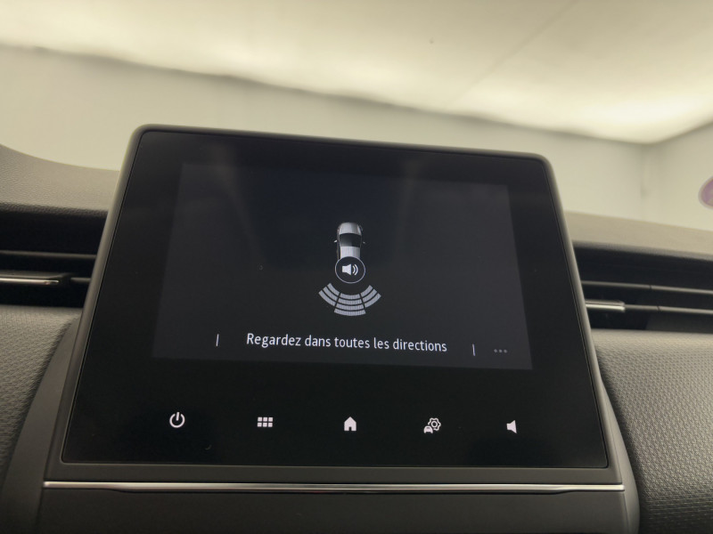 Renault Clio Clio E-Tech 140 21N Business 5p 2022 - photo n°19 Renault Clio Clio E-Tech 140 21N Business 5p  occasion à SAINT-GREGOIRE - photo n°19