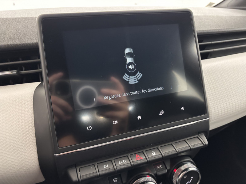 Renault Clio Clio E-Tech 140 21N Limited 5p 2021 - photo n°18 Renault Clio Clio E-Tech 140 21N Limited 5p  occasion à SAINT-GREGOIRE - photo n°18