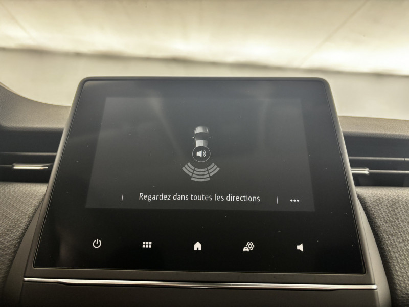 Renault Clio Clio E-Tech 140 Zen 5p 2021 - photo n°19 Renault Clio Clio E-Tech 140 Zen 5p  occasion à SAINT-GREGOIRE - photo n°19