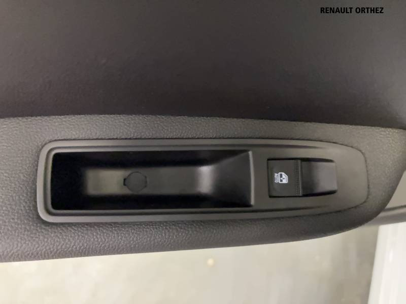 Renault Clio E-Tech full hybrid 145 ch GSR2 Techno 2025 - photo n°20 Renault Clio E-Tech full hybrid 145 ch GSR2 Techno  occasion à Orthez - photo n°20