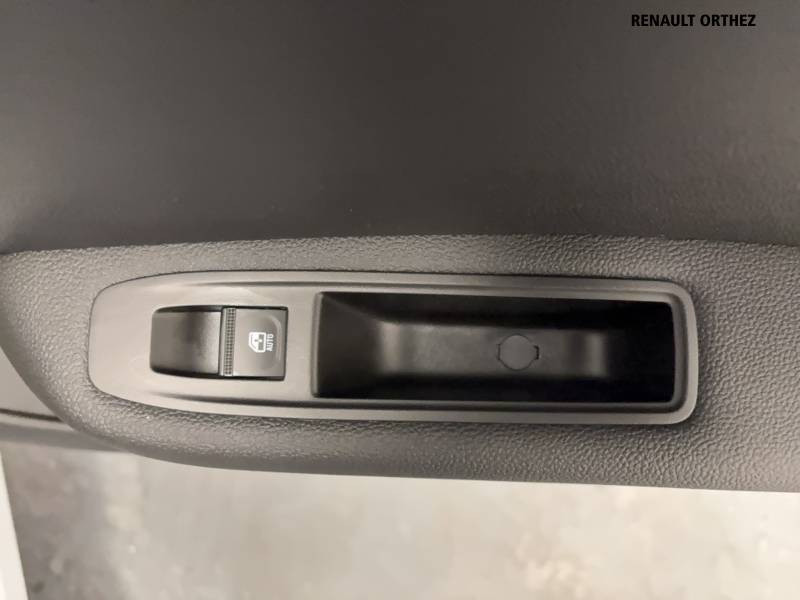 Renault Clio E-Tech full hybrid 145 ch GSR2 Techno 2025 - photo n°14 Renault Clio E-Tech full hybrid 145 ch GSR2 Techno  occasion à Orthez - photo n°14