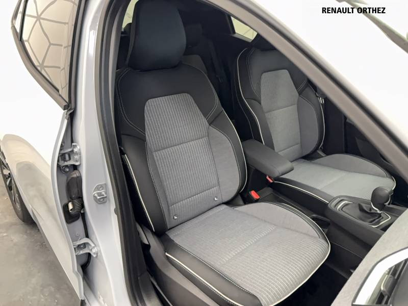 Renault Clio E-Tech full hybrid 145 ch GSR2 Techno 2025 - photo n°12 Renault Clio E-Tech full hybrid 145 ch GSR2 Techno  occasion à Orthez - photo n°12